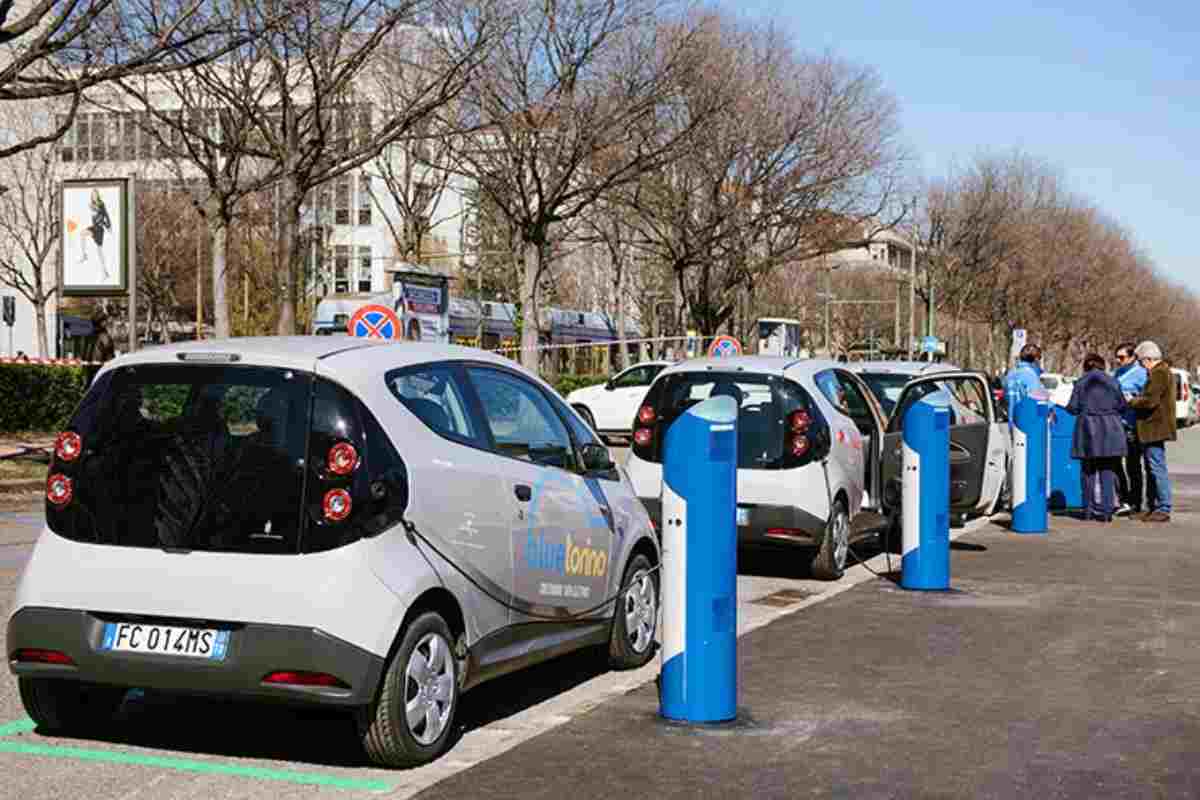 Car sharing Torino auto parcheggiate