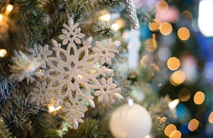 Albero di Natale decorato